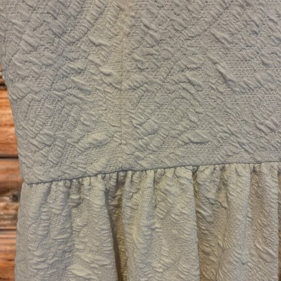 vory Cream Textured Lace Cap Sleeve Dress - Medium - Picture 4 of 5